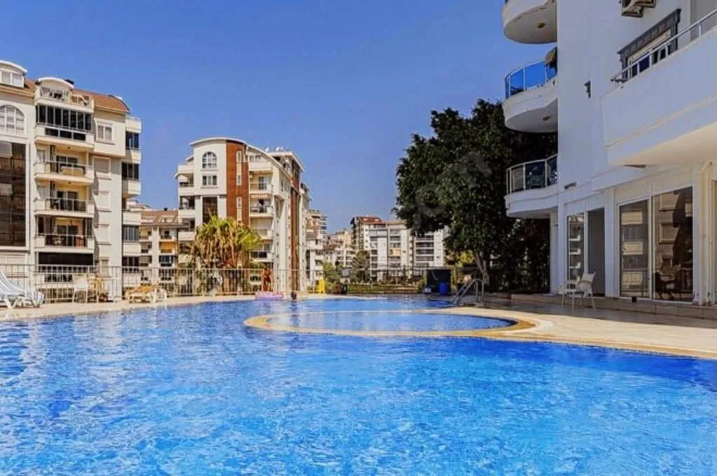 Alanya Avsallar Site İçınde Havuzlu Geniş Satılık 2+1